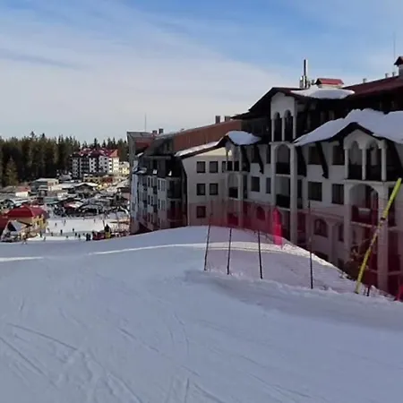 Cozy Ski-to-door Apartment, Monastery 3 Complex Apartmán Pamporovo